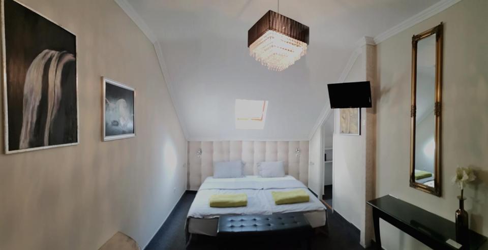 Lika Panzio Gyula Otel Dış mekan fotoğraf